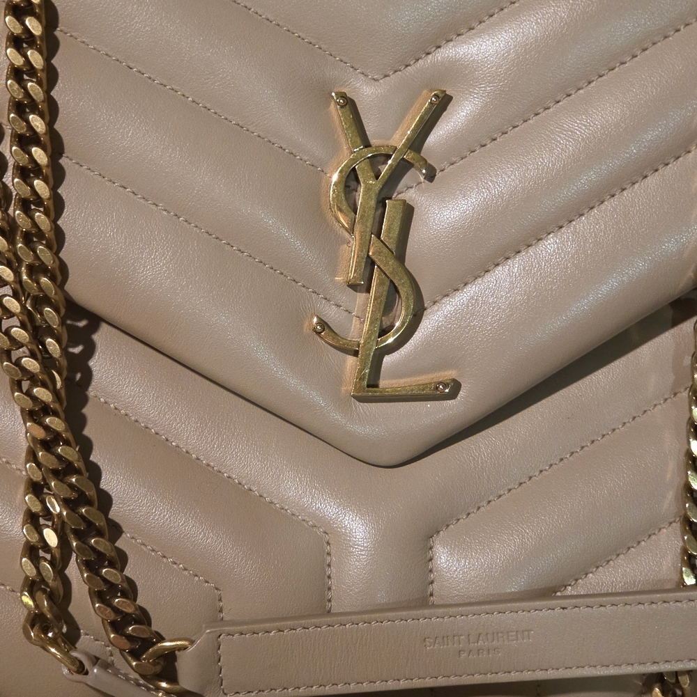 Saint Laurent Medium Loulou Quilted Leather Chain Shoulder Bag - Picture 2 of 16